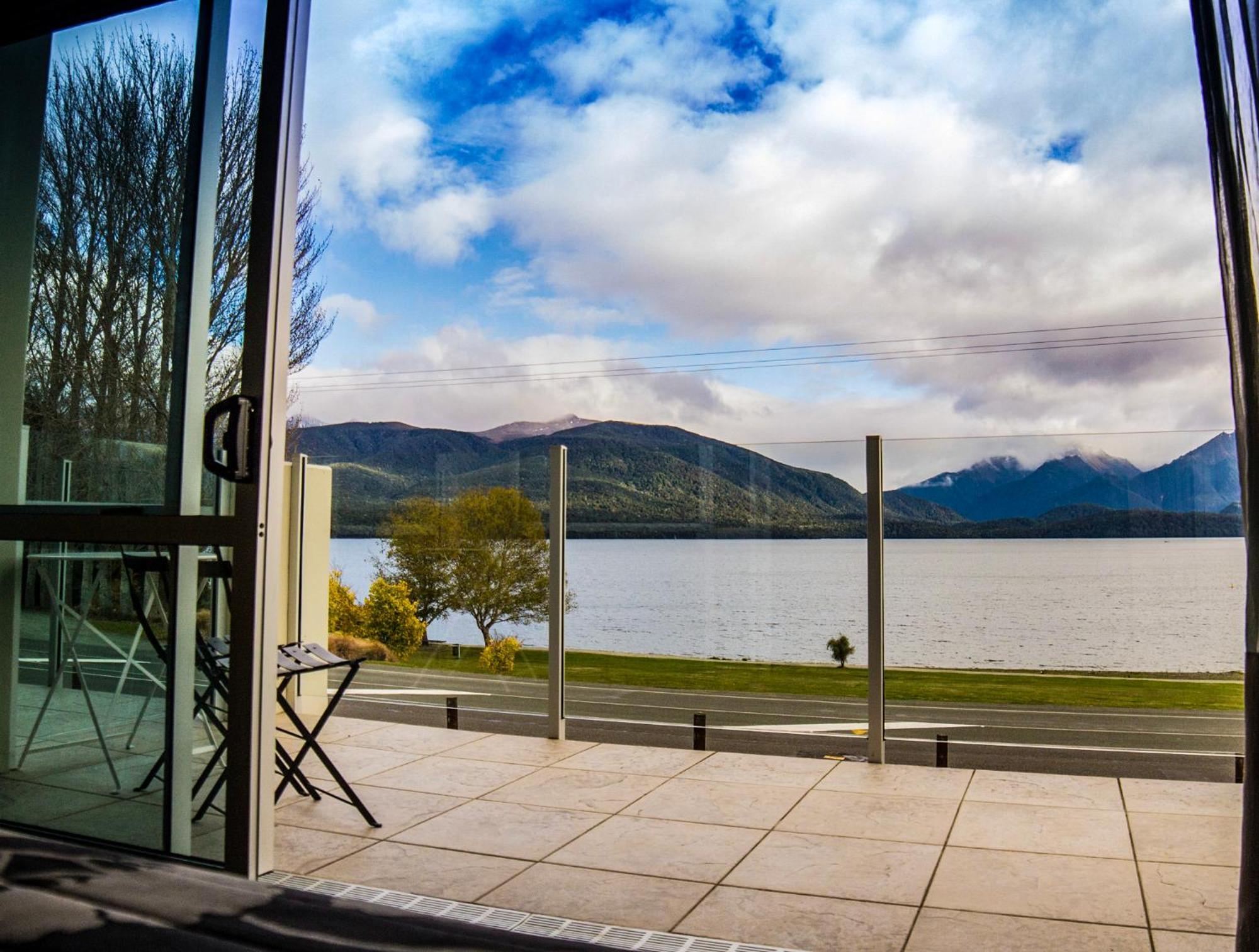 Marakura Deluxe Motel Te Anau Eksteriør bilde