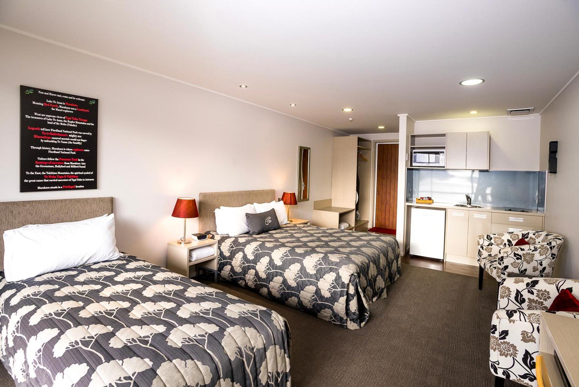 Marakura Deluxe Motel Te Anau Eksteriør bilde
